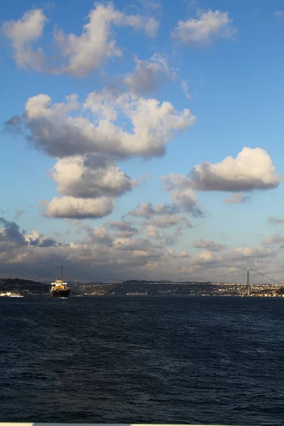 Panoramisch Uitzicht Istanbul Vanaf Zeestraat Bosporus Zee Cruise Straat Met — Stockfoto