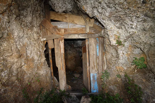 Una Casa Antigua Construida Con Ladrillos Piedra Una Arquitectura Pueblo — Foto de Stock