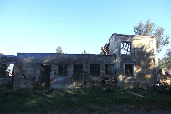 Una Casa Antigua Construida Con Ladrillos Piedra Una Arquitectura Pueblo —  Fotos de Stock