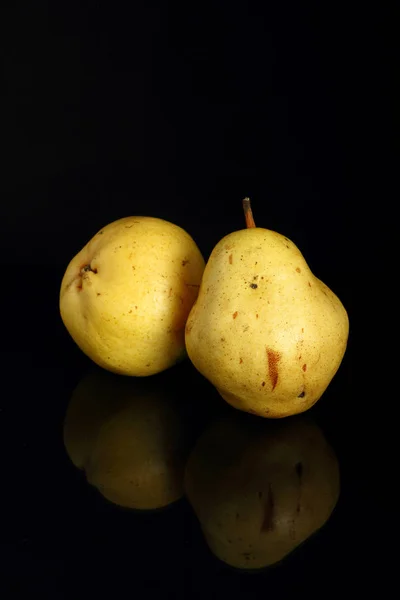 Pears Black Background Reflection — Stock Photo, Image
