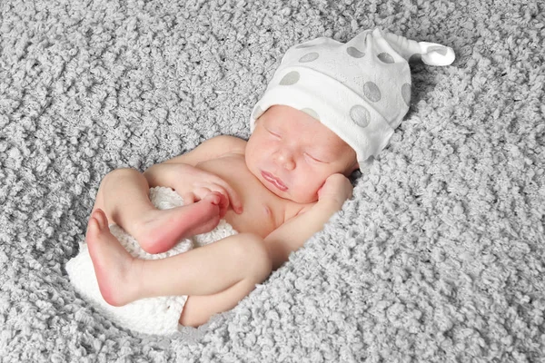 Pasgeboren baby slapen — Stockfoto