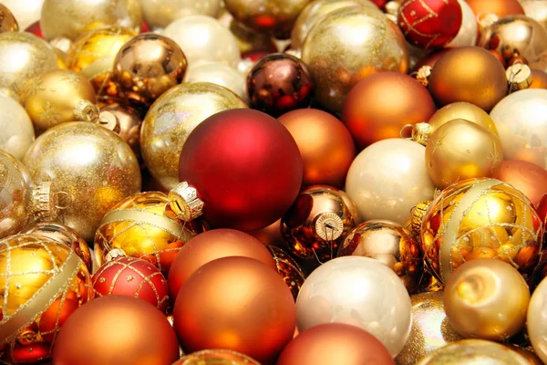 Adornos de Navidad de oro —  Fotos de Stock