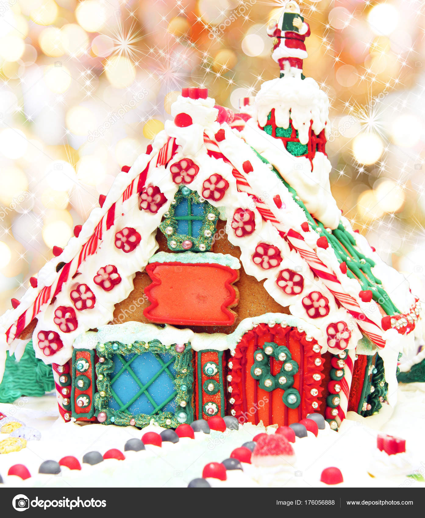 Christmas gingerbread house — Stock Photo © Hannamariah 176056888