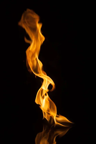 Płomienie na białym tle — Zdjęcie stockowe