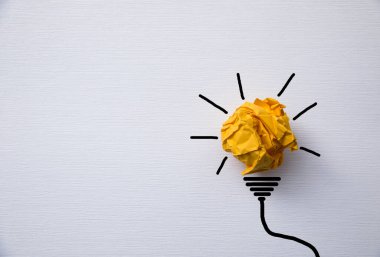 Sarı buruşuk kağıtlı fikirler