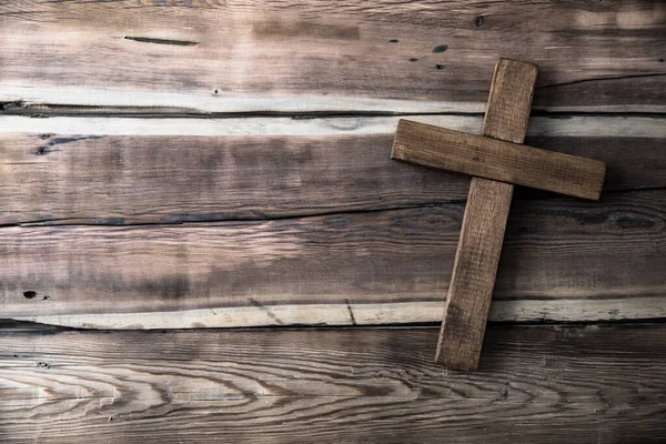 Tahta masada tahta haç!