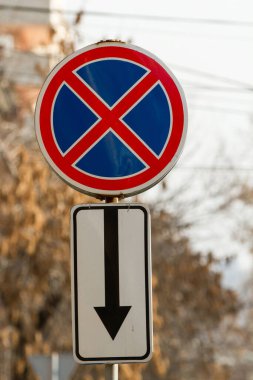 Sokakta park levhası yok.. 