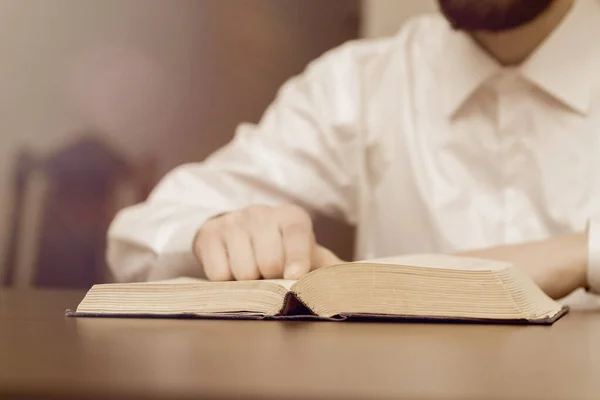 Een Ijverige Student Volledig Geconcentreerd Zijn Studies — Stockfoto