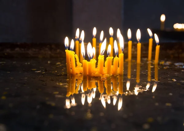 Queimando Velas Igreja — Fotografia de Stock