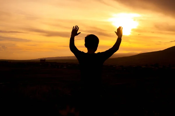 Young Boy Hands Towars Sunset — Stock Photo, Image