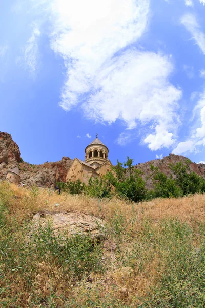 Havari Manastırı Dolguların Tepesinde — Stok fotoğraf