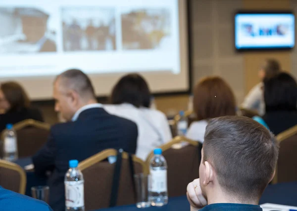 Personnes Assises Dans Une Conférence Affaires — Photo