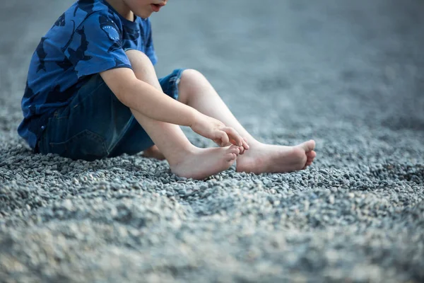 Felice Ragazzino Sulla Spiaggia — Foto Stock