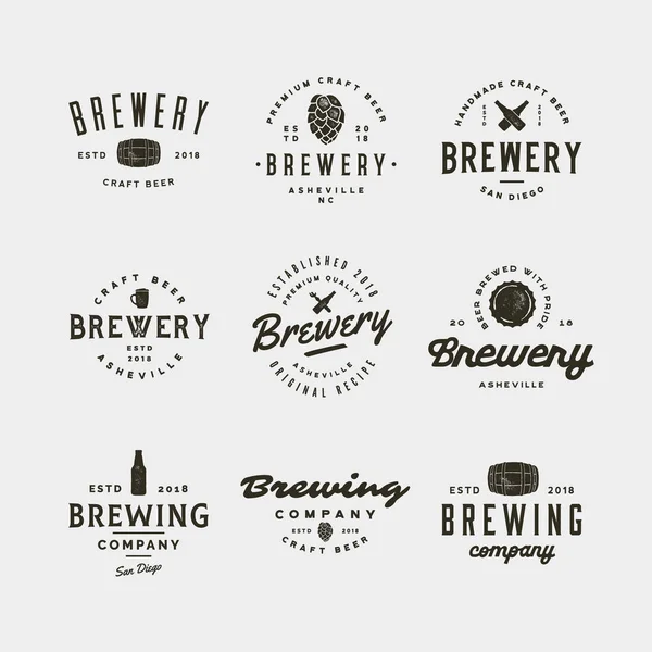 Conjunto de logotipos de cervecería vintage. ilustración vectorial — Vector de stock