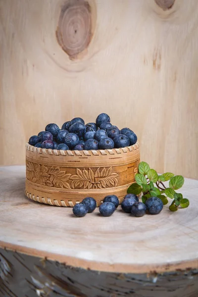 Natural Background Blueberry Berries Birch Box Birch Stump Wooden Background — Stock Photo, Image