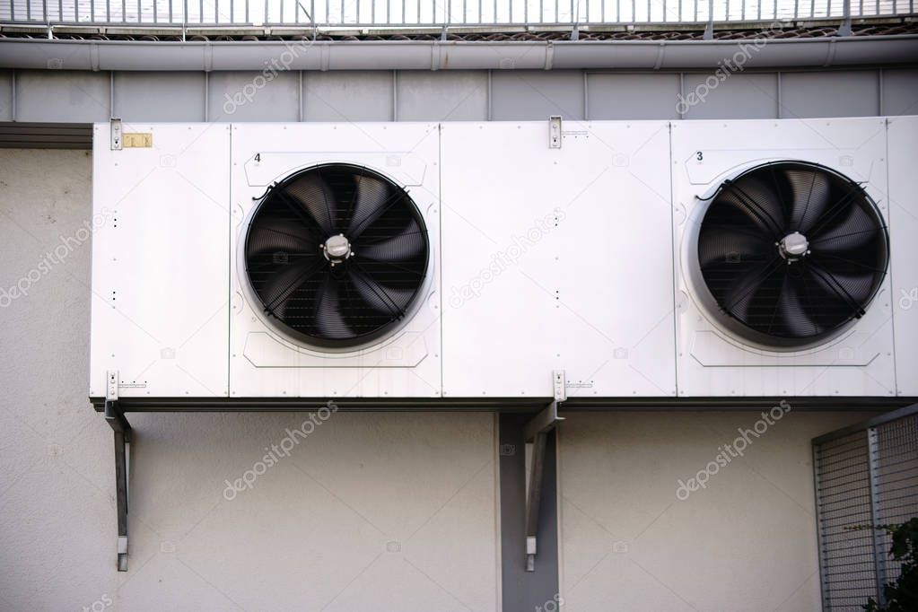 Rear ventilation fan