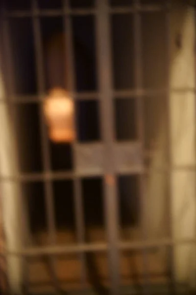 Krypta mit Gittertür — Stockfoto
