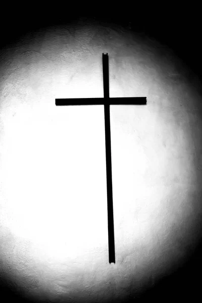Cripta com cruz — Fotografia de Stock