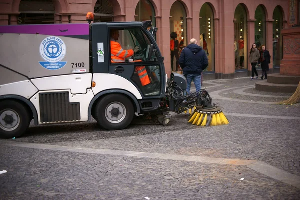 Trabajos de limpieza mercado semanal Mainz —  Fotos de Stock