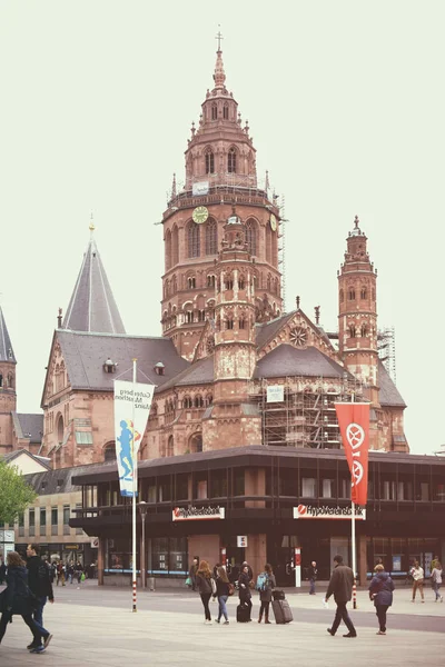 Vid Mainz domkyrkan — Stockfoto