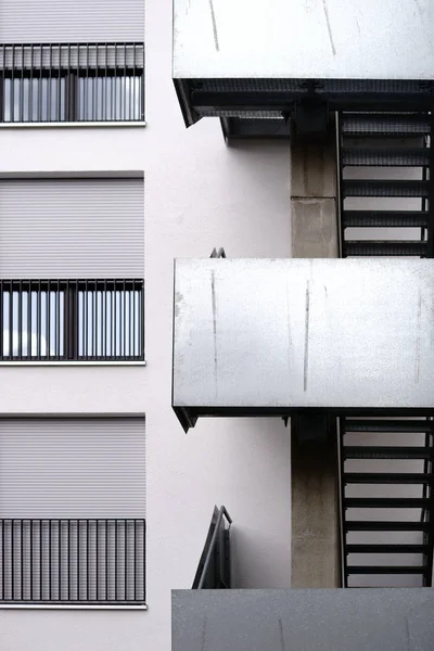 Escadaria externa edifícios residenciais — Fotografia de Stock