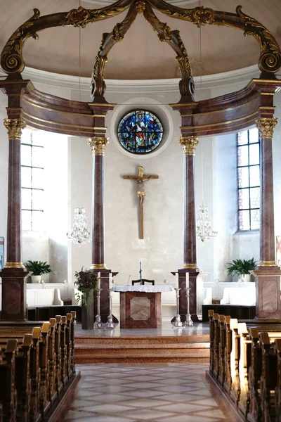 Altar St. Georg Church Nieder-Olm — 图库照片