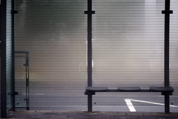 Tram stop nella nebbia — Foto Stock