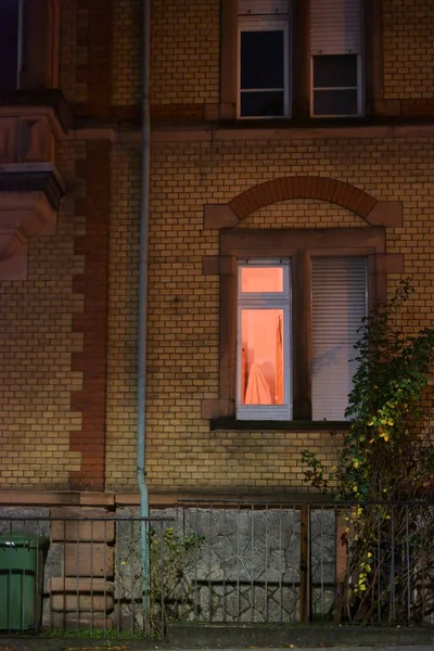 Lighted Window Dark Orange Red Lit Window Old Building Apartment — Stock Photo, Image