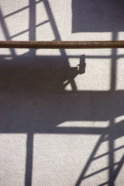 Construction Site Throws Shadows Pipes Wooden Inserts Scaffolding Cast Abstract — Stock Photo, Image