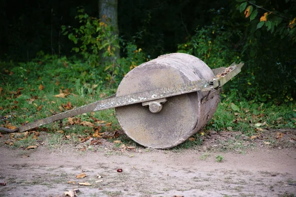 Roller Rostig Och Lavar Täckt Roller För Att Fästa Till — Stockfoto