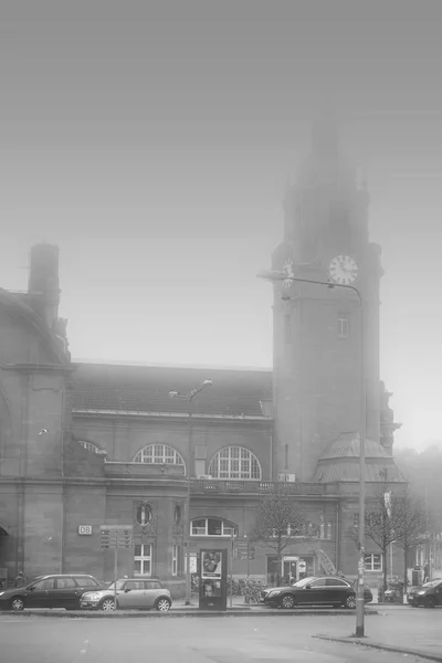 Wiesbaden Gare Principale Dans Brouillard Bâtiment Historique Gare Centrale Wiesbaden — Photo