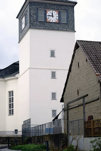 Clock Tower Evangelical Church Wehen Menara Jam Putih Dari Gereja — Stok Foto