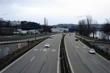 Shore Street Stuttgart / akan trafik Ekspres B10, Stuttgart Shore Street üzerinde.                                