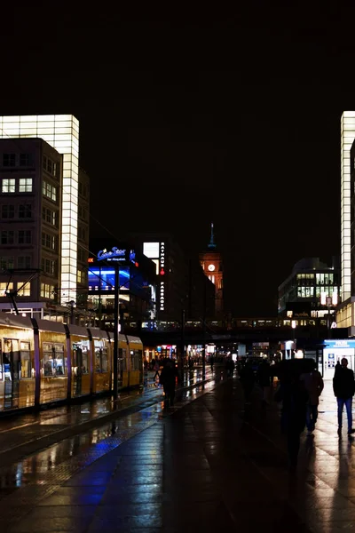 Alexanderplatz Bei Nacht Regen Alexanderplatz Bei Nacht Regen Mit Dem — Stockfoto