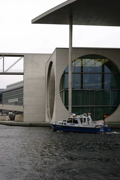 Barco Patrullero Marie Elisabeth Lueders House Berlin Barco Patrullero Policía — Foto de Stock