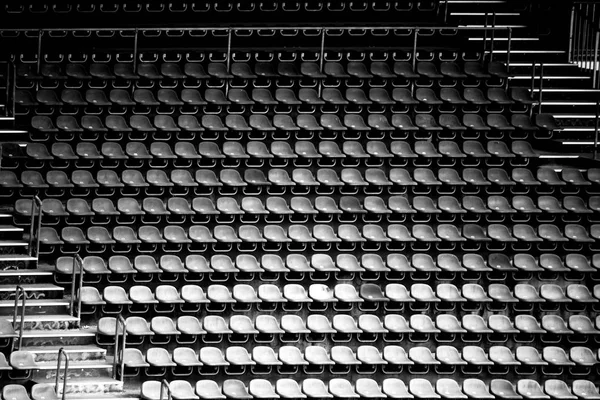 Üléssorok Kopott Stadionban Kopott Sornyi Ülőhely Egy Használaton Kívüli Stadium — Stock Fotó