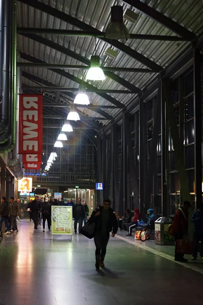 Railway Gallery Darmstadt Bahn Gallery Darmstadt Centralstation Med Affärer Och — Stockfoto