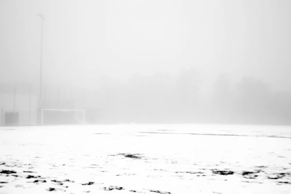 Terrain Football Dans Neige Brouillard Pelouse Injouable Terrain Football Sous — Photo