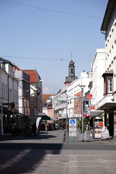 Rua Mercado Ruesselsheim Pedestres Transeuntes Vão Compras Rua Mercado Abril — Fotografia de Stock