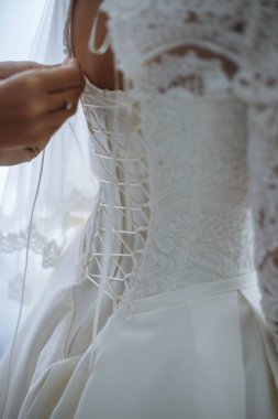 nedime gelinin korse kadar elbise