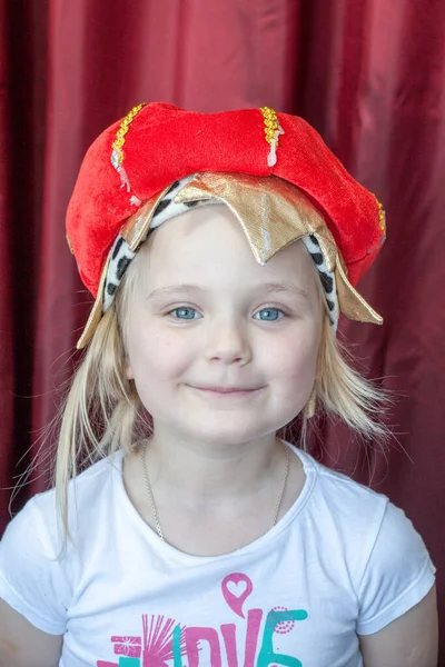 Ritratto Una Ragazza Cappello Pagina — Foto Stock