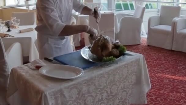 Chef Cortar Pavo Asado — Vídeos de Stock