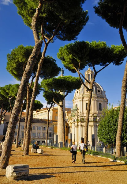 Roma Forumu, Roma-24 Eylül: Turist, hacılar ve dünyanın her yerinden gelen yolcular ile kalabalık Roma'nın tarihi merkezi. 24 Eylül 2015 yılında Roma, İtalya.