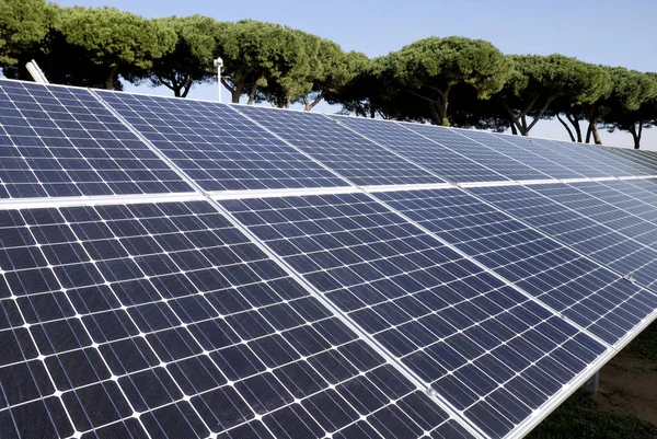 Fotovoltaik enerji santrali güneş panelleri