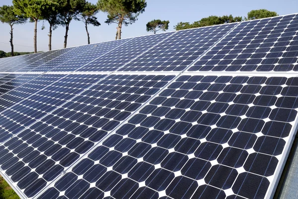 Fotovoltaik enerji santrali güneş panelleri