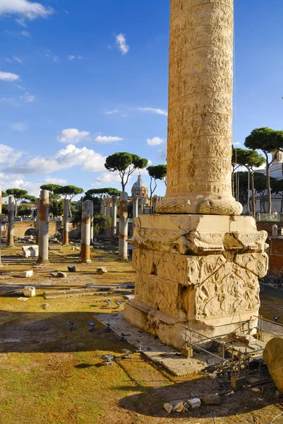 Roma Forumu ve Trajan'ın sütun, Roma'nın tarihi merkezi, İtalya.