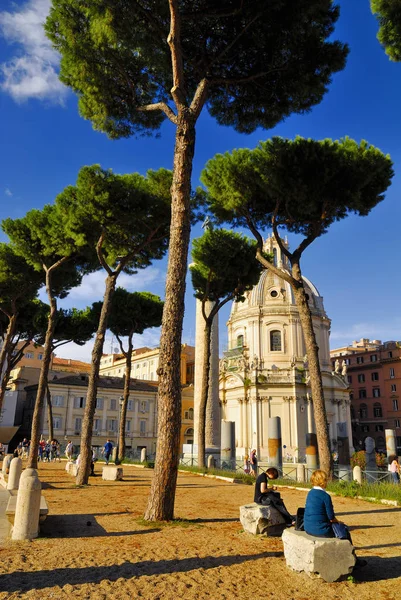 Roma Forumu, Roma-24 Eylül: Turist, hacılar ve dünyanın her yerinden gelen yolcular ile kalabalık Roma'nın tarihi merkezi. 24 Eylül 2015 yılında Roma, İtalya.