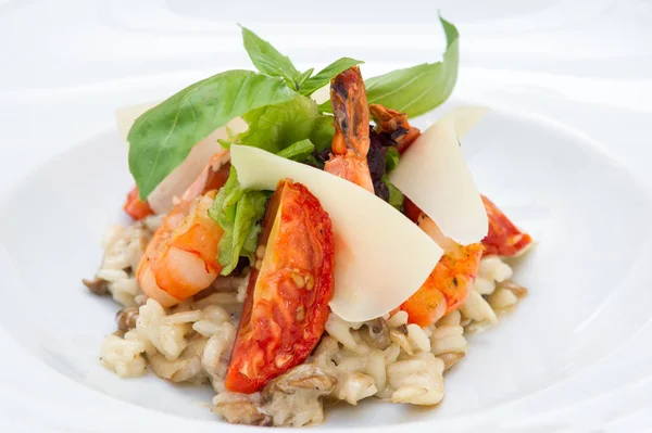 Breakfast with shrimp, cheese, cherry tomatoes and cooked bulgur — Stock Photo, Image