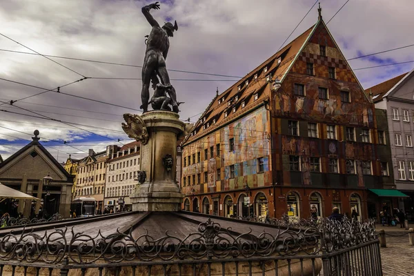 Weberhaus, Moritzplatz, Augsburg.CR2