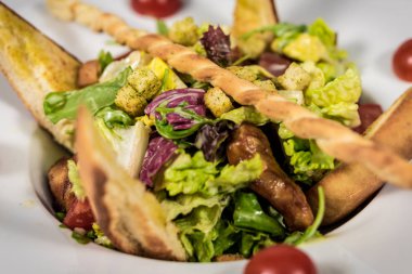 Plaka, geleneksel İtalyan yemekleri, makarna, domates, rucola sebzeli makarna